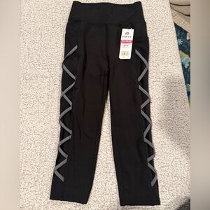 POP Fit Crisscross Leggings – Black – XS – NWT – High Waist Pocket Leggings